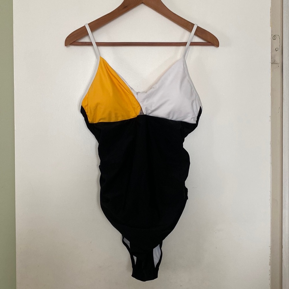 CUPSHE ONE PIECE BATHING SUIT BRAND NEW!